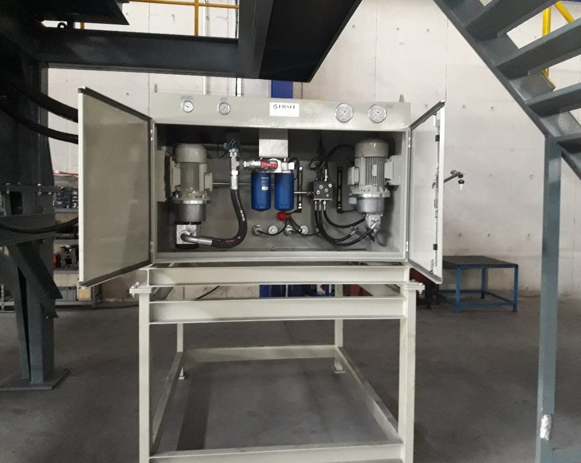 Yüksek Sertlikteki Cevher ve Hammadelerin Ayarlanabilir Kırma Boşluklu Kırıcı Hidrolik Sistemi