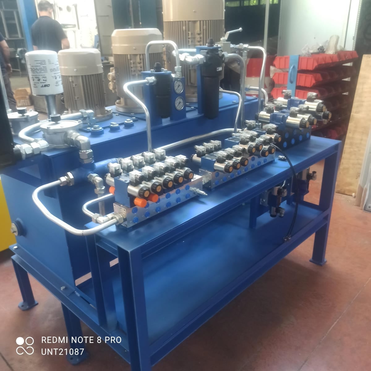 Çift Bunker Parke Taşı Makinası Hidrolik Sistemi